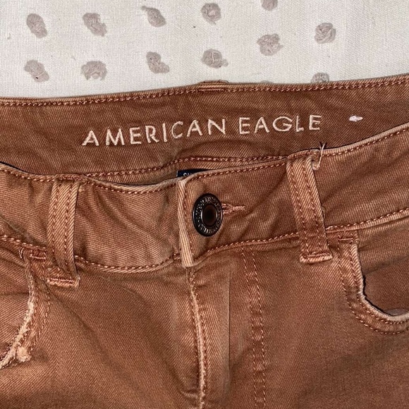 American Eagle High Rise Ripped Mom Jeans Women’s Size 4 - Picture 3 of 4